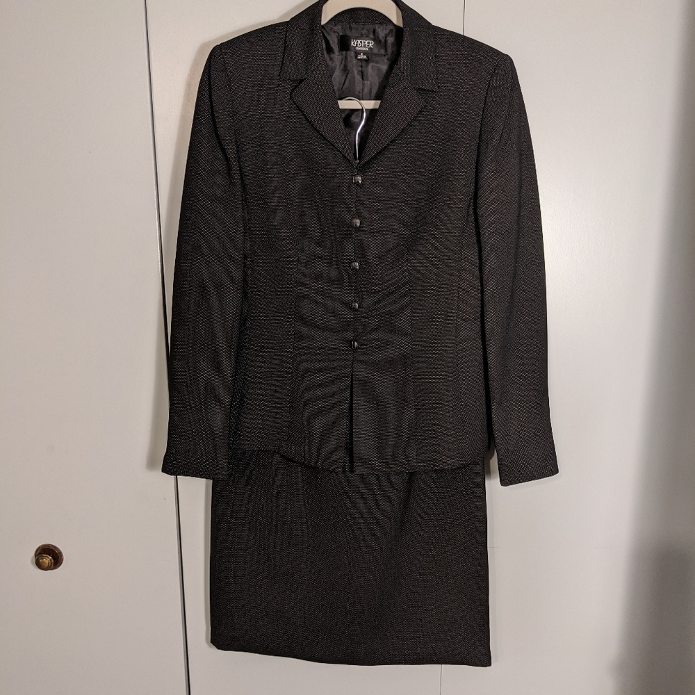 Kasper Classic 2-Piece Suit
